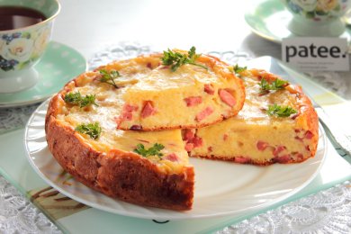 Рецепт Заливной пирог с сыром и сосисками в мультиварке — рецепт для мультиварки