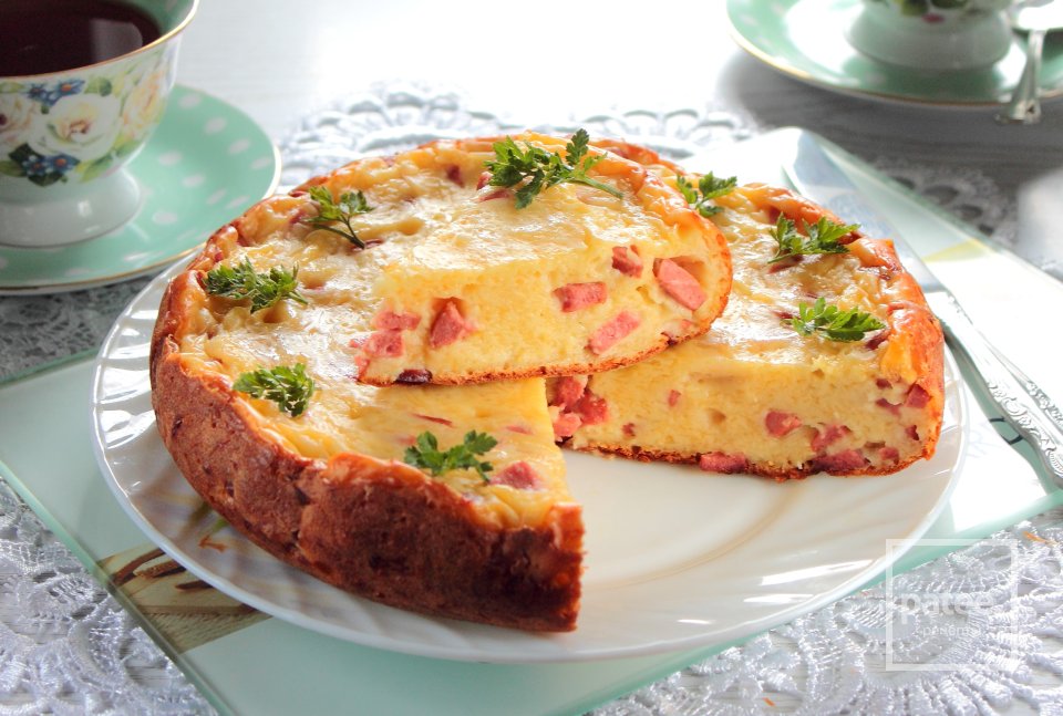 Закусочный пирог с сыром и сосисками - лучший рецепт и секреты приготовления