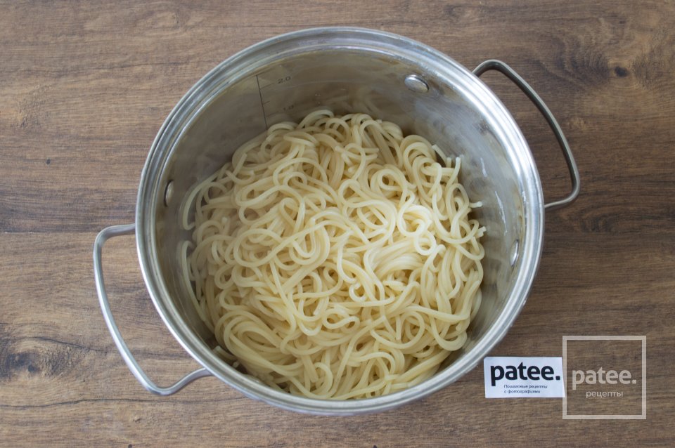 Спагетти с тунцом и маслинами - Шаг 11