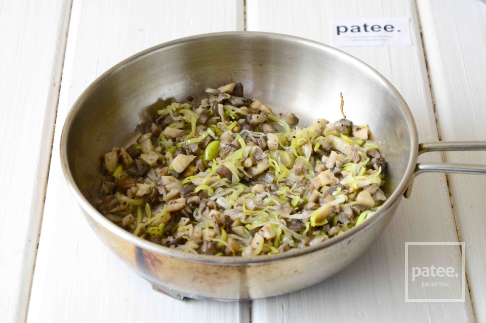 Запеканка из кабачков с грибами - Шаг 4