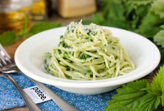 Спагетти с песто из крапивы