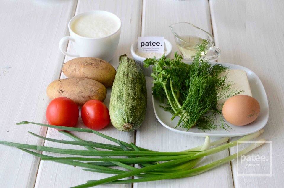 Запеканка из кабачков с картофелем и помидорами - Шаг 1