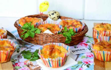 Рецепт Маффины из кабачков с салями и помидорами