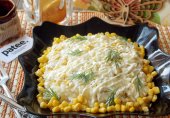 Салат с куриной грудкой, ананасом и рисом