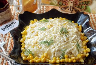 Салат с куриной грудкой, ананасом и рисом