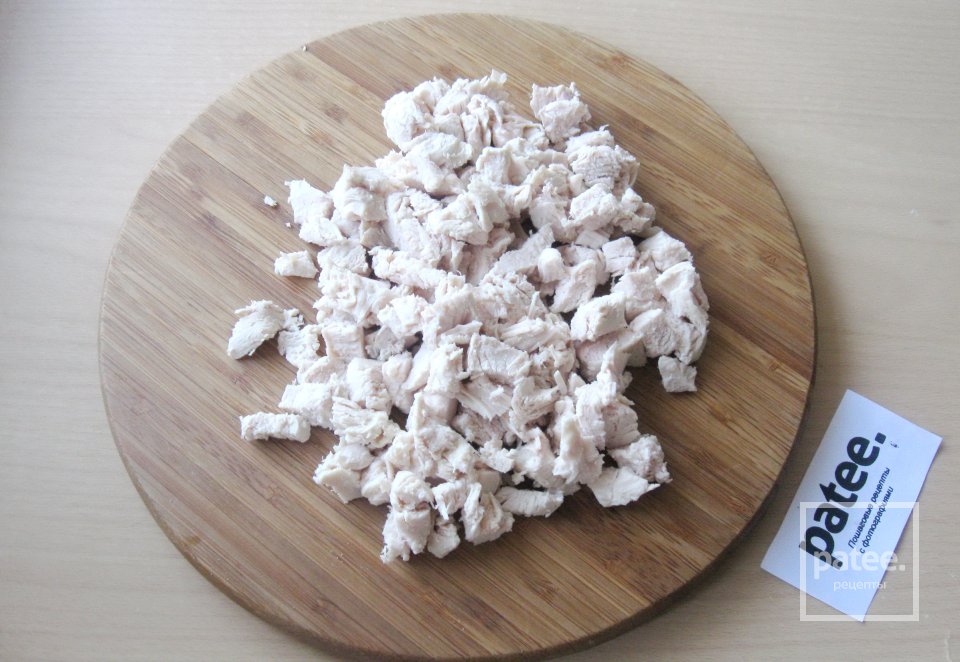 Салат с куриной грудкой, ананасом и рисом - Шаг 2
