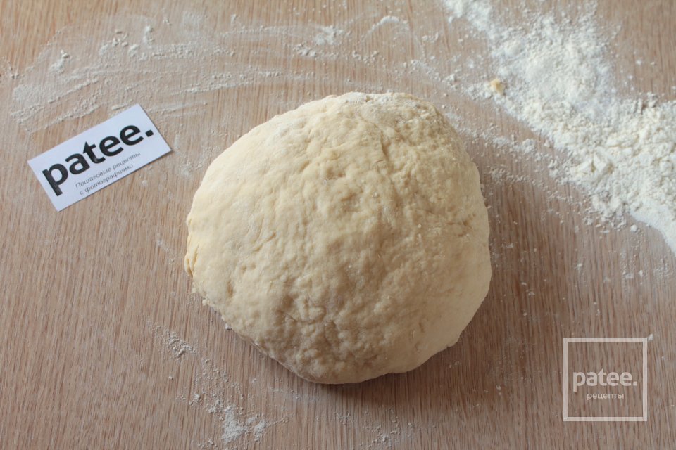 Жареные пирожки с луком и яйцом - Шаг 4