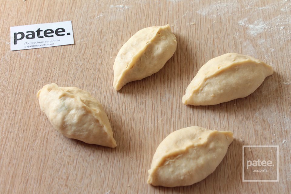 Жареные пирожки с луком и яйцом - Шаг 10