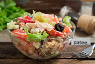 Салат с копченой курицей