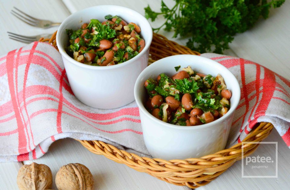 Салат из фасоли с орехами и кинзой - Шаг 11