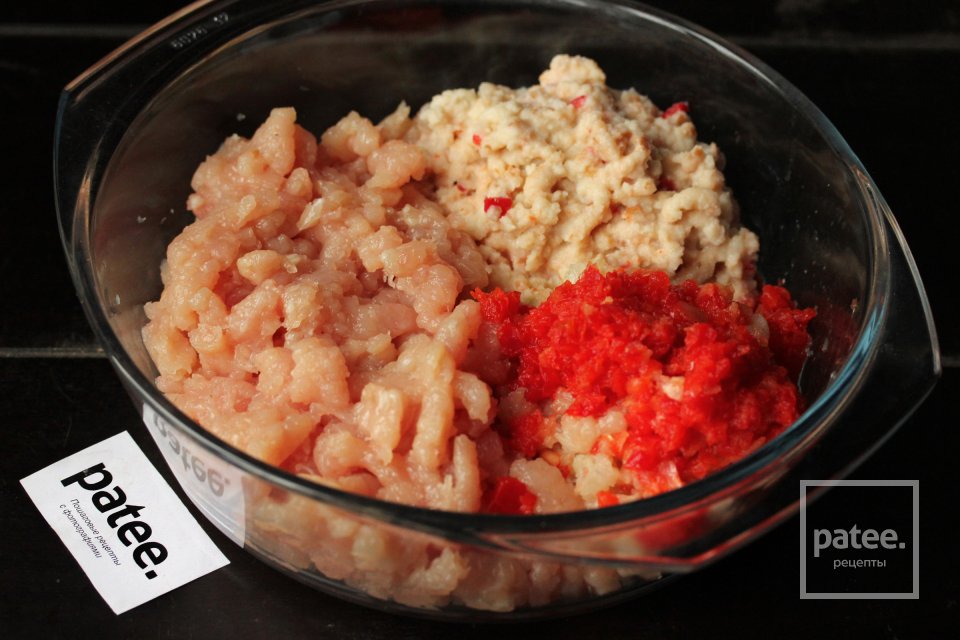 Куриные котлеты со сладким перцем и петрушкой - Шаг 5