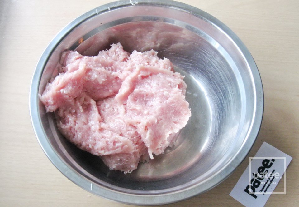 Куриные зразы с омлетом в соусе - Шаг 2