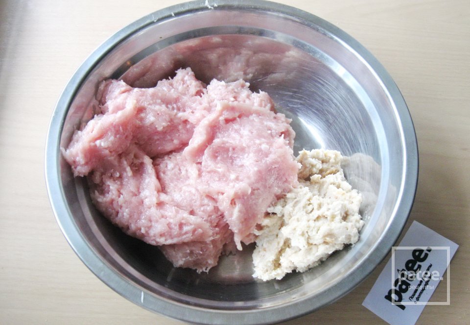 Куриные зразы с омлетом в соусе - Шаг 3