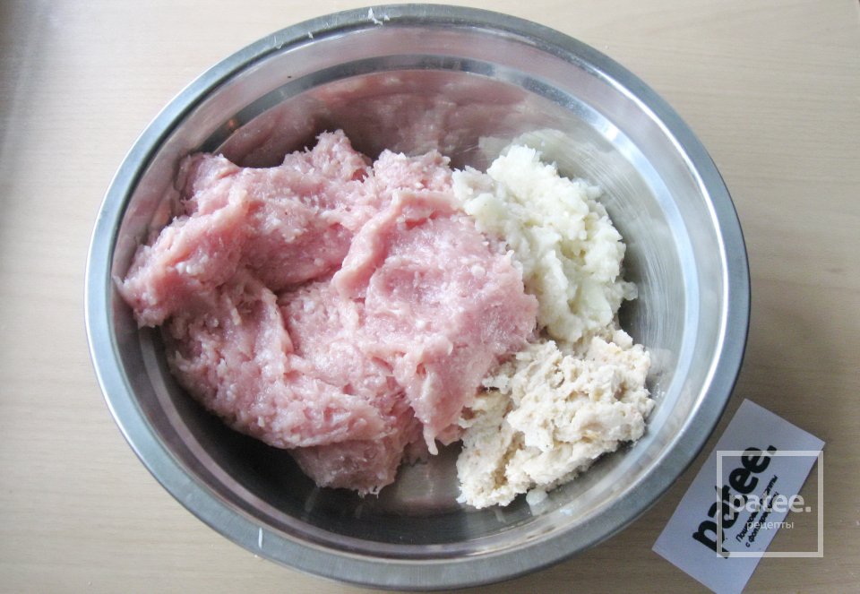 Куриные зразы с омлетом в соусе - Шаг 4