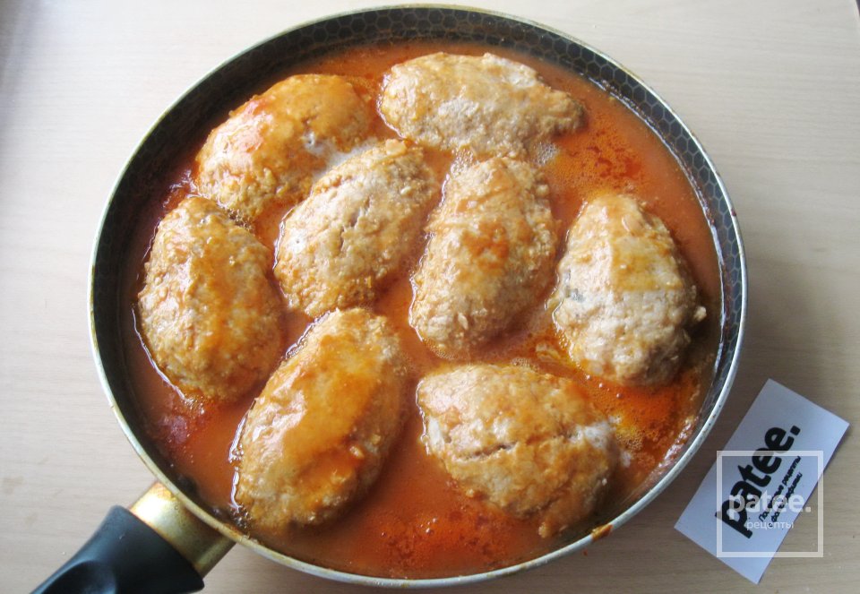 Куриные зразы с омлетом в соусе - Шаг 16