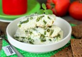 Белковый омлет со стручковой фасолью в мультиварке