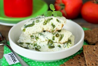 Белковый омлет со стручковой фасолью в мультиварке