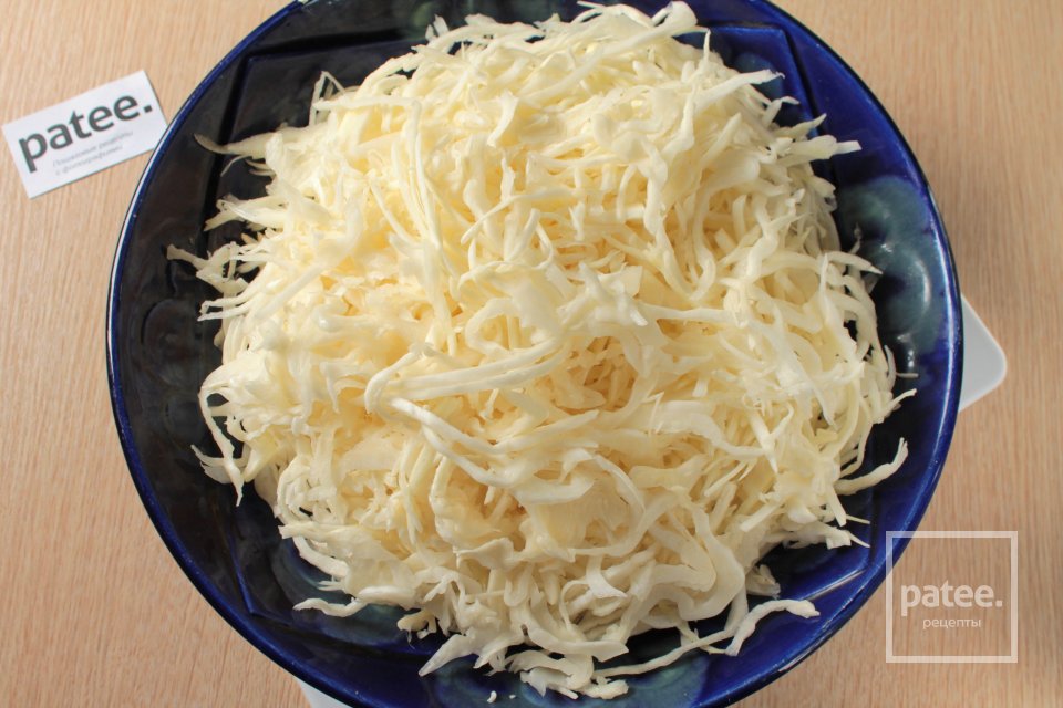 Салат с гранатом, капустой и курицей - Шаг 3