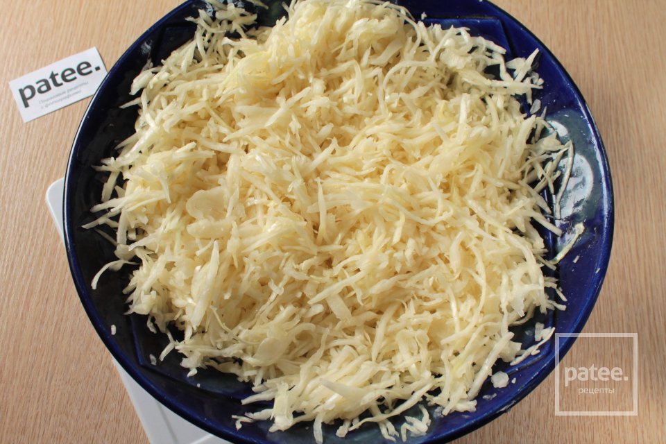 Салат с гранатом, капустой и курицей - Шаг 4