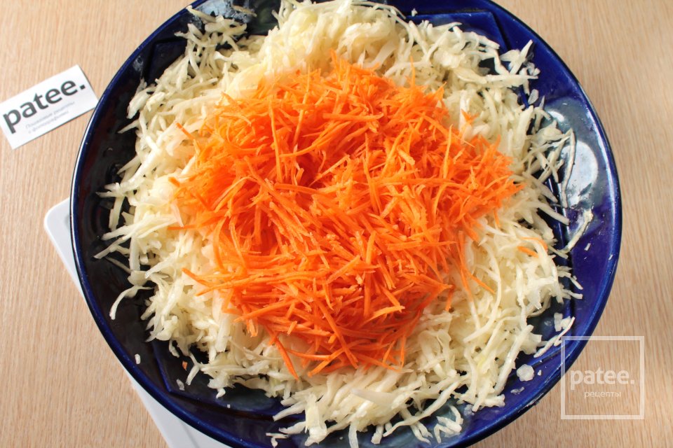 Салат с гранатом, капустой и курицей - Шаг 5