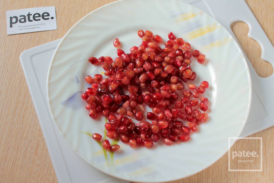 Салат с гранатом, капустой и курицей - Шаг 8