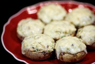 Шампиньоны с курицей и сыром