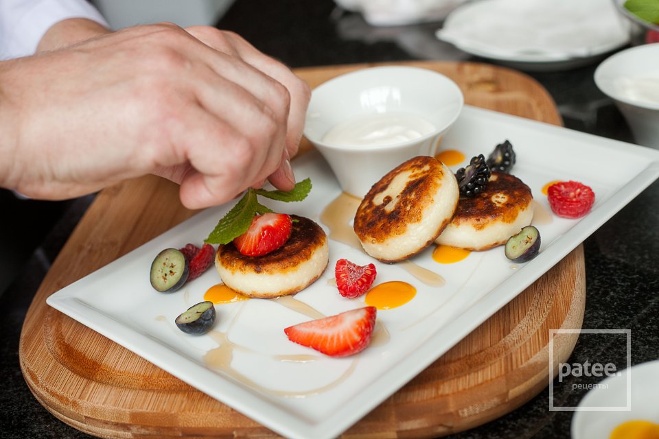 Домашние сырники из творога - Шаг 10