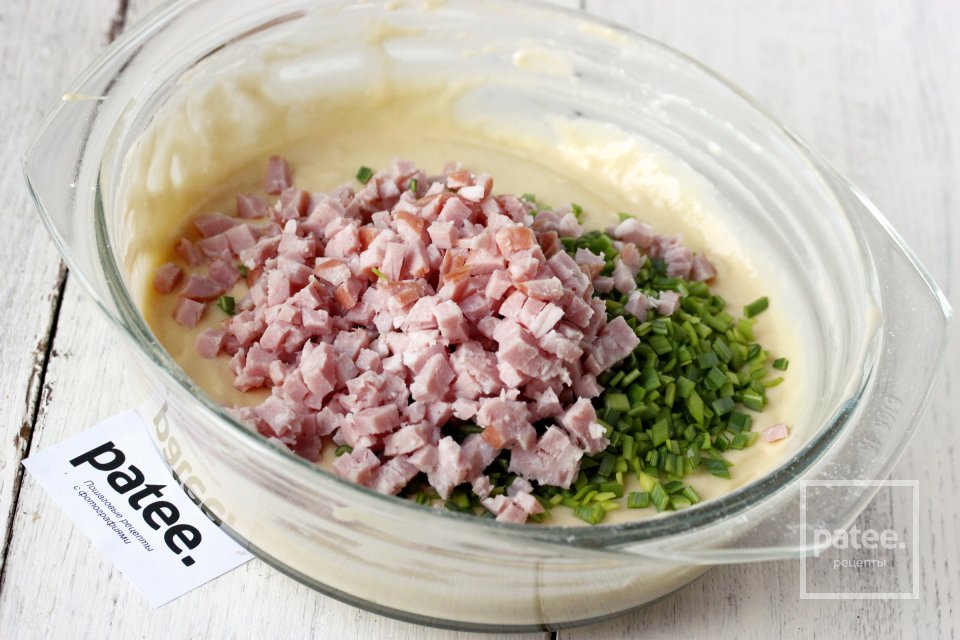 Вафли на майонезе с колбасой и луком-пореем - Шаг 9