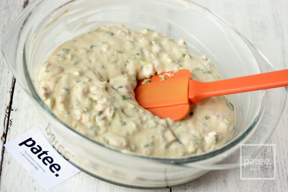 Вафли на майонезе с колбасой и луком-пореем - Шаг 10