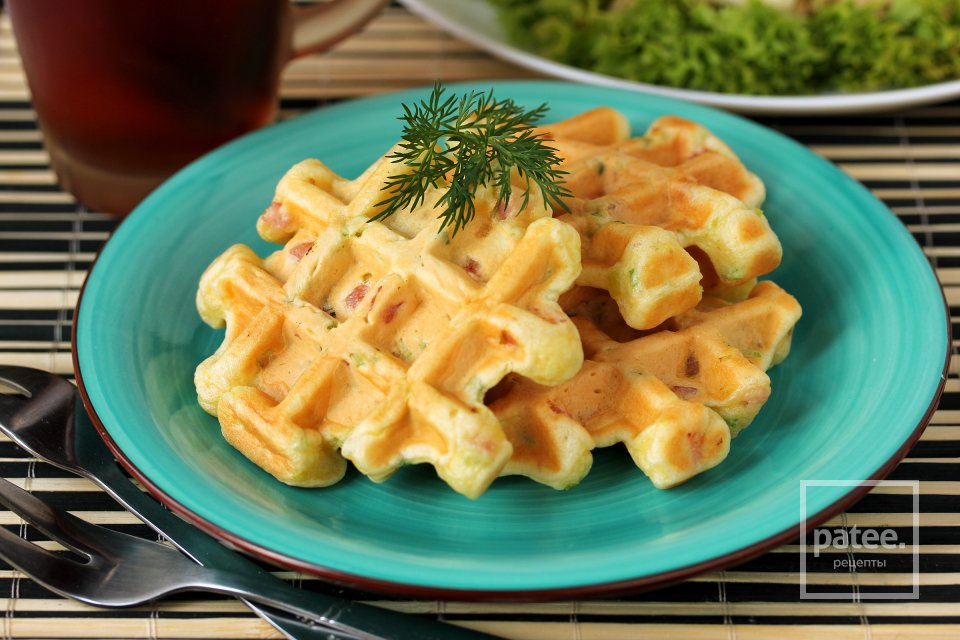 Вафли на майонезе с колбасой и луком-пореем - Шаг 13