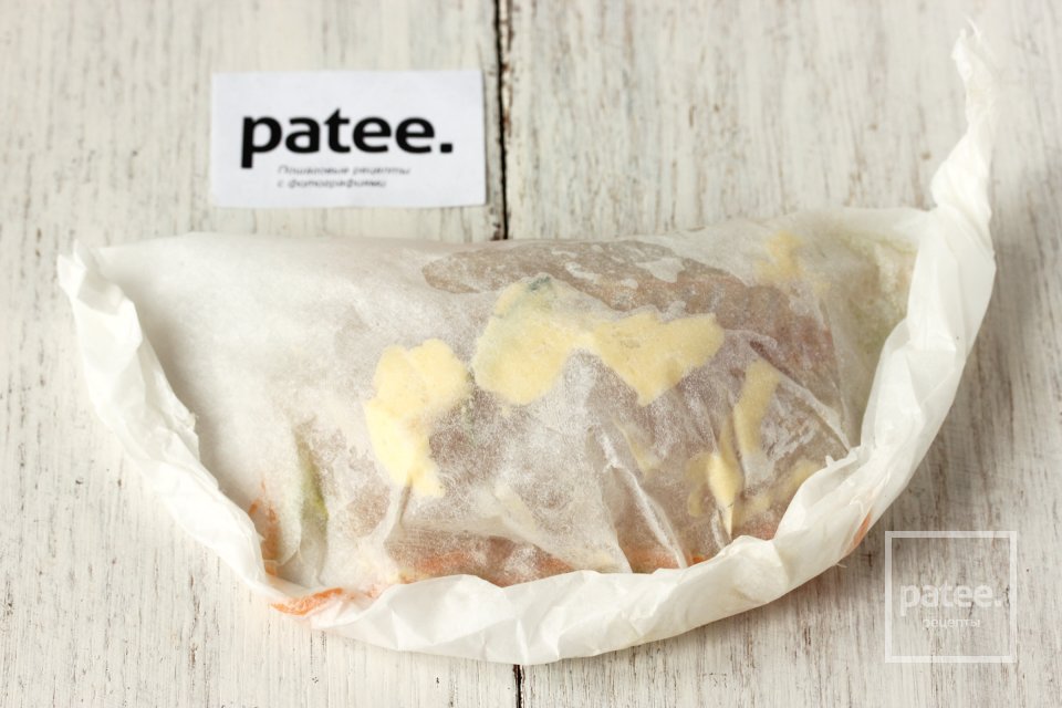 Хек на подушке из овощной лапши, запечённый в пергаменте - Шаг 10