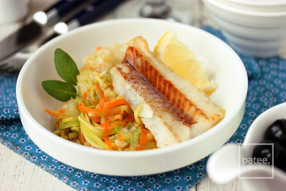 Хек на подушке из овощной лапши, запечённый в пергаменте - Шаг 14