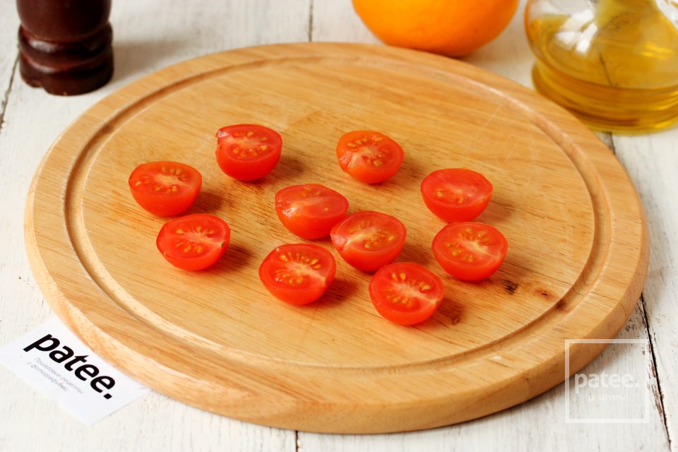 Салат со свежими овощами и перепелиными яйцами - Шаг 3