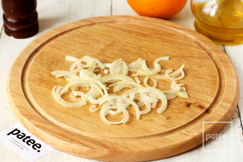 Салат со свежими овощами и перепелиными яйцами - Шаг 5