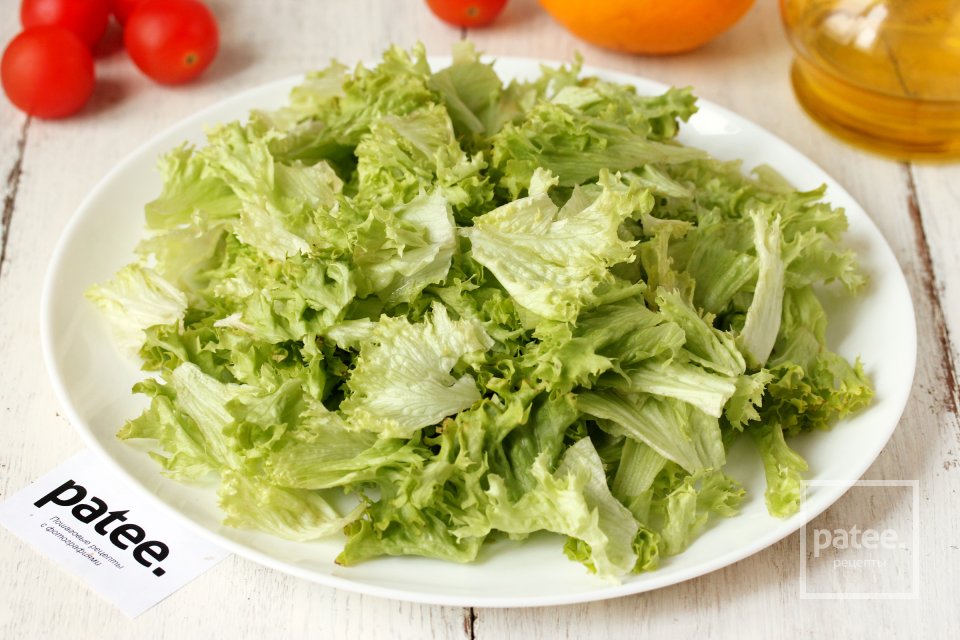 Салат со свежими овощами и перепелиными яйцами - Шаг 6