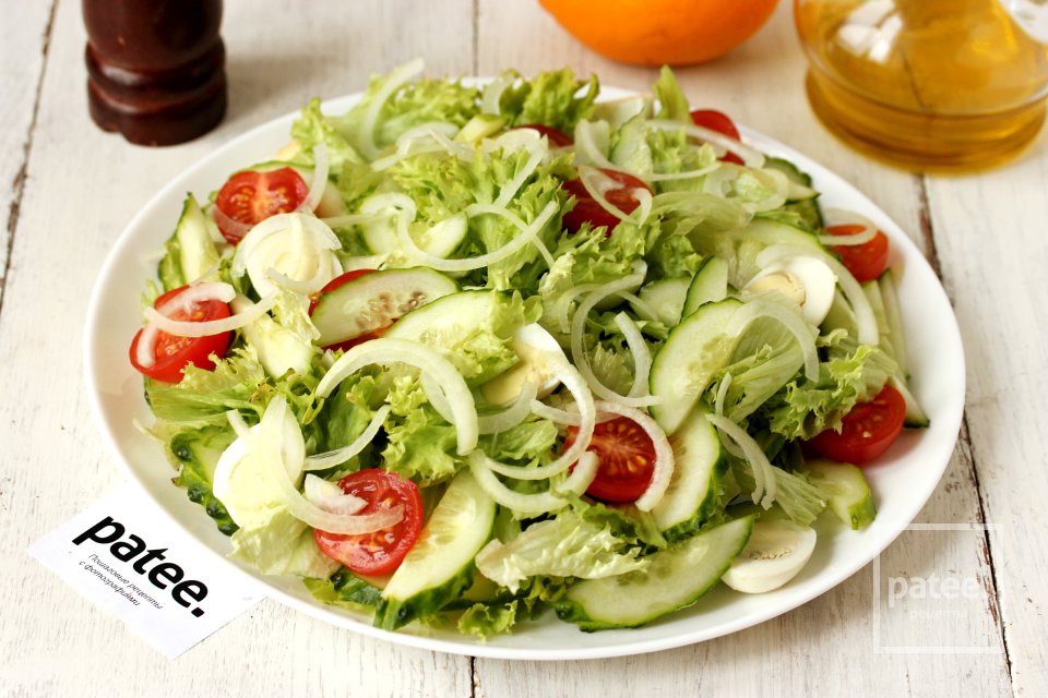 Салат со свежими овощами и перепелиными яйцами - Шаг 10