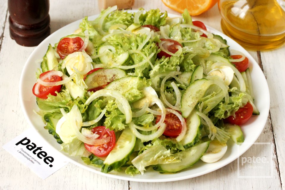 Салат со свежими овощами и перепелиными яйцами - Шаг 11