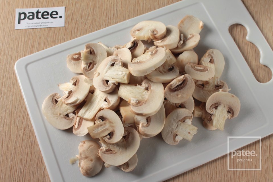 Сметанные галушки с грибами - Шаг 7