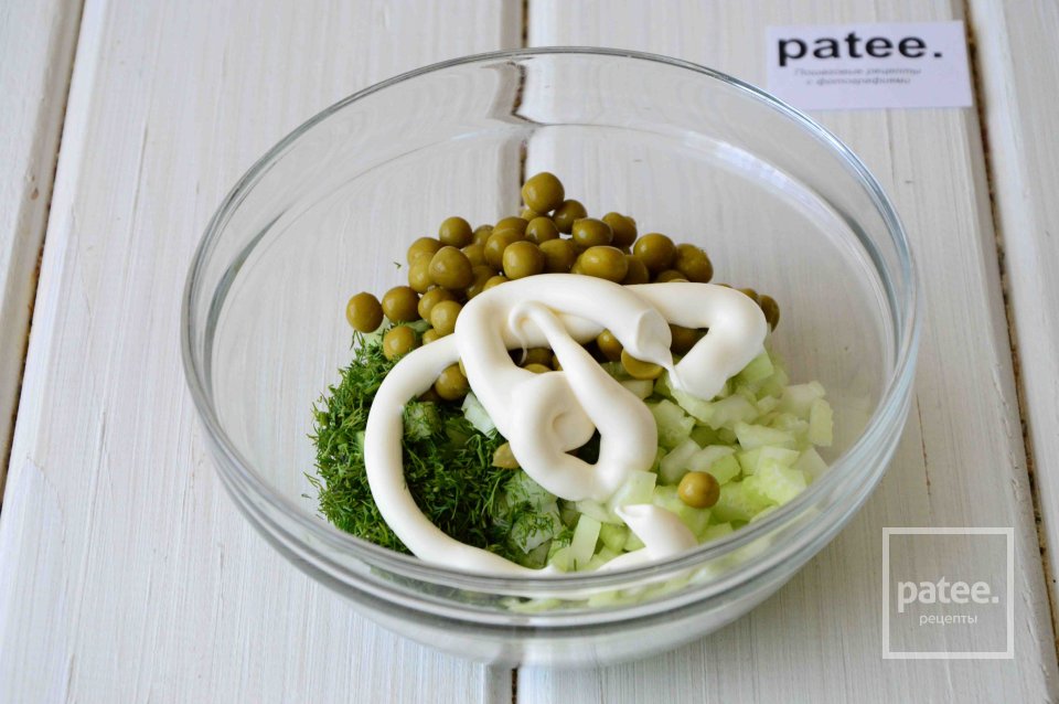 Огуречный салат с горошком и сельдереем - Шаг 7