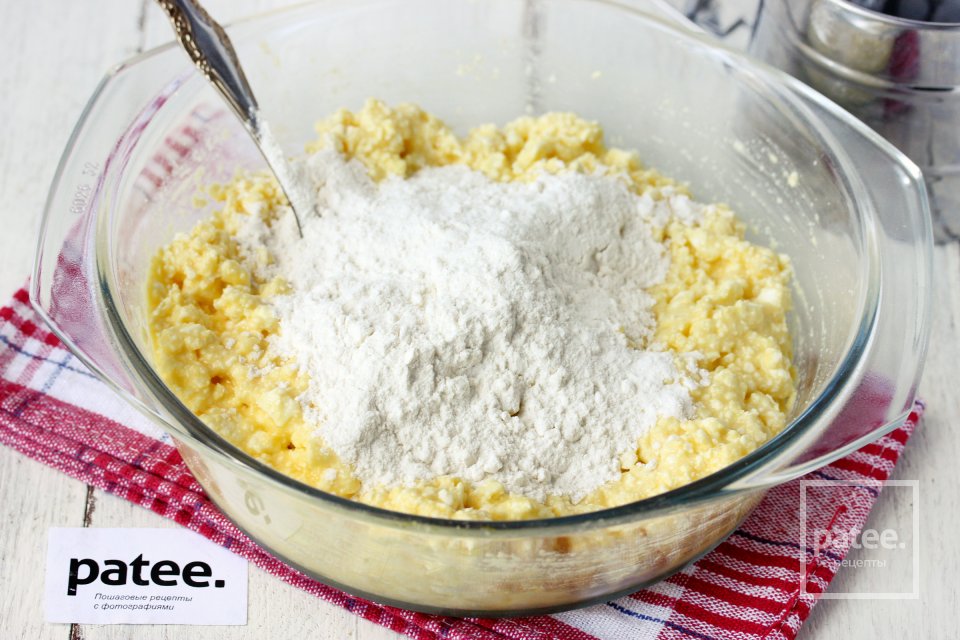 Творожные пончики в духовке - Шаг 6