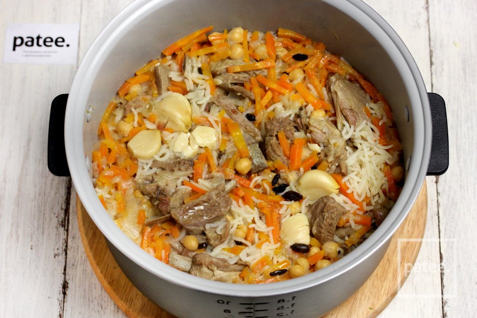 Плов с бараниной и нутом в мультиварке - Шаг 14