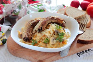 Бигос со свиными ребрышками в мультиварке