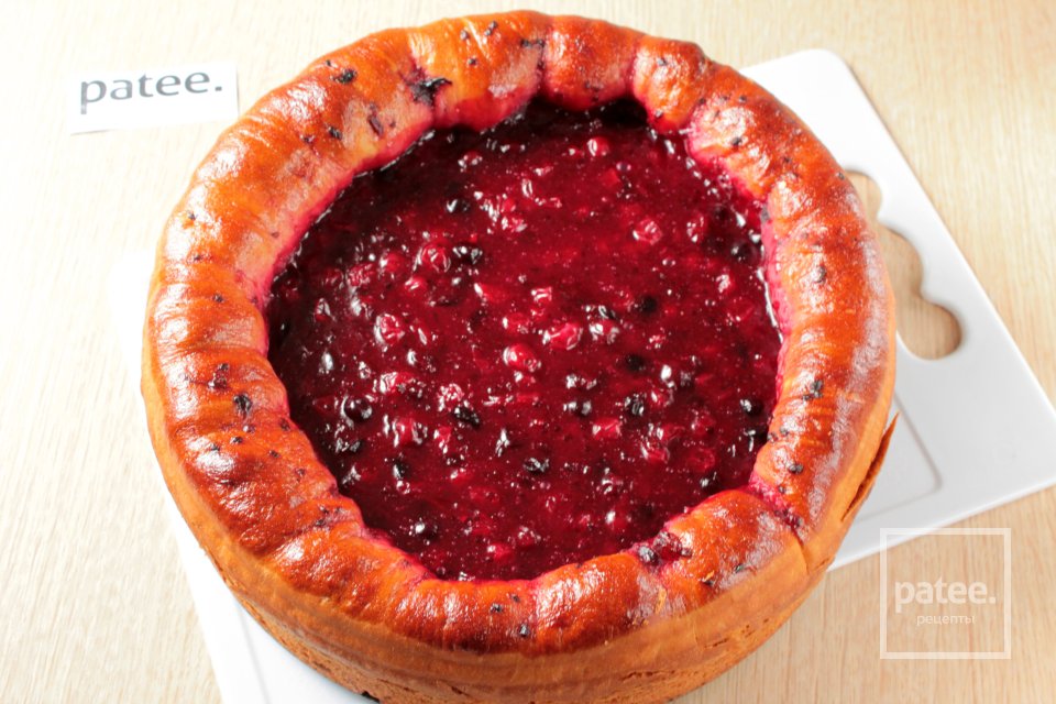 Пирог с красной и черной смородиной - Шаг 11