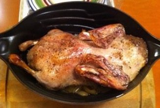 Утка фаршированная квашенной капустой.