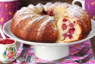 Малиновый кекс на йогурте