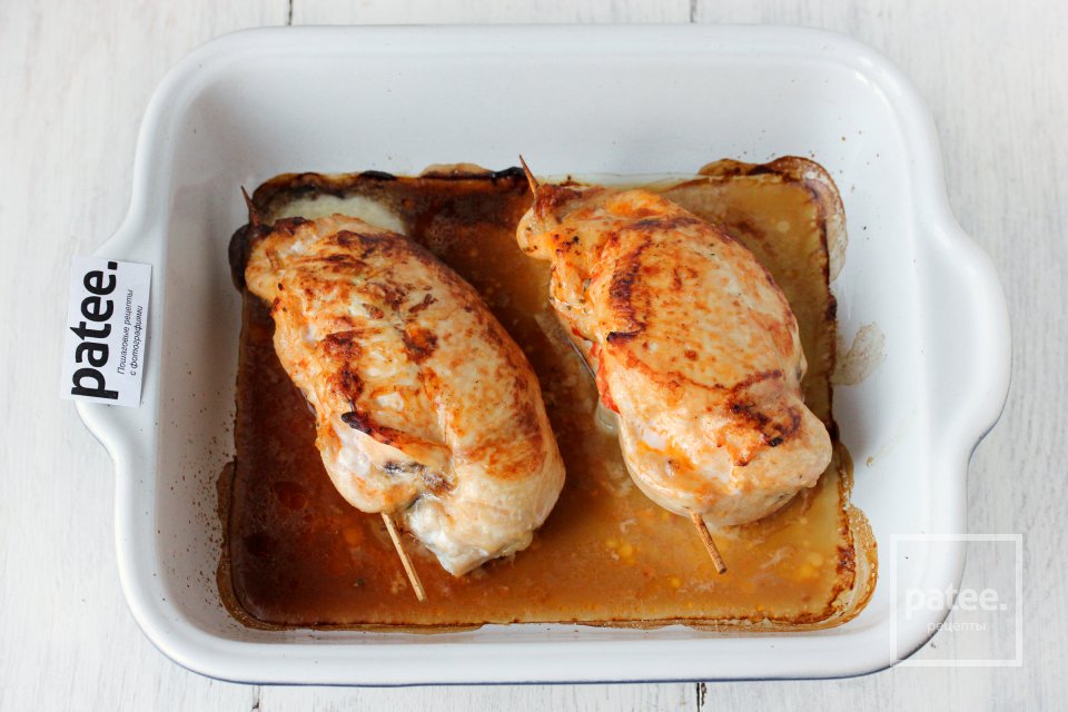 Куриные грудки, фаршированные моцареллой и помидорами - Шаг 10