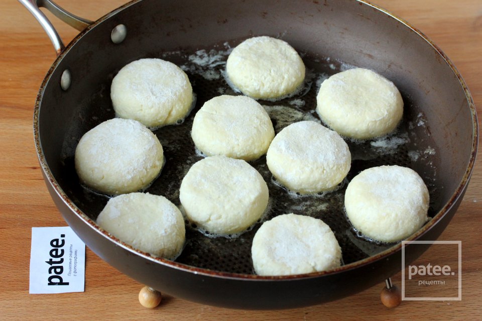 Кокосовые сырники - Шаг 10