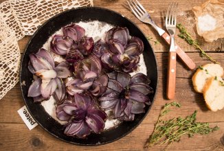 Запеченный красный лук