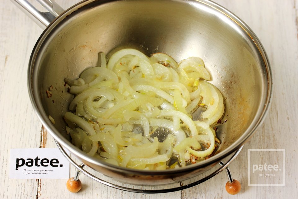 Жареные пирожки с крапивой - Шаг 7