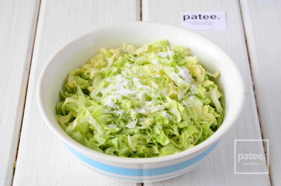 Салат из молодой капусты и овощей - Шаг 3